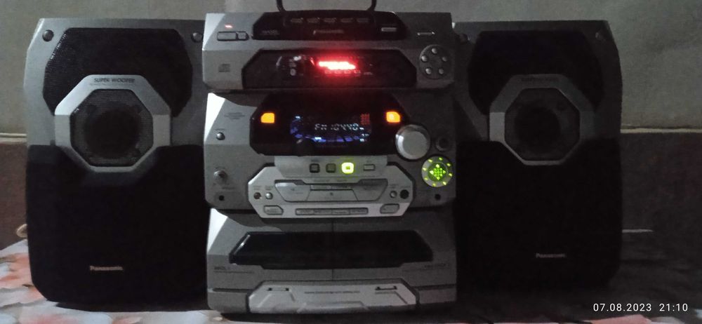 Продаётся Музыкальний Центр   PANASONIC  UZB- Bluetooth- AUX- Radio