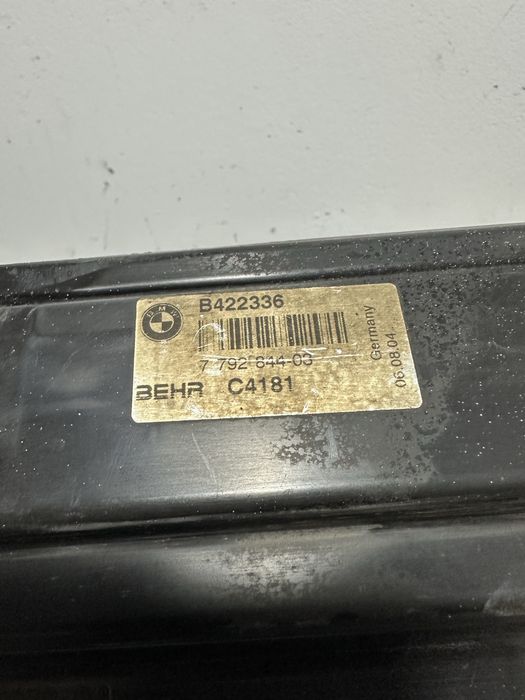 Capac trager radiatoare BMW Seria 5 E60 E61  Suport plastic trager