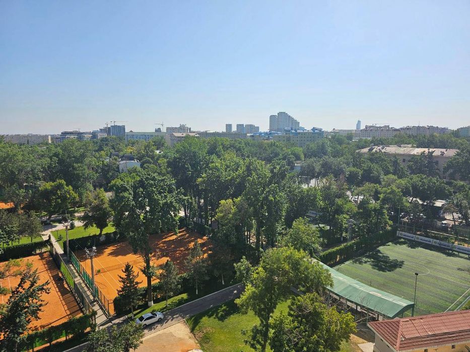 Лондон Продается 4 комнатная квартира коробка ул.Новомосковская