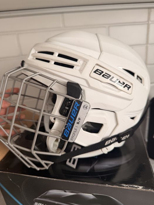Хоккейный шлем Bauer