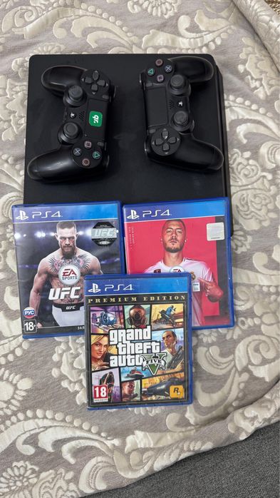 Срочно продам PLAYSTATION 4!