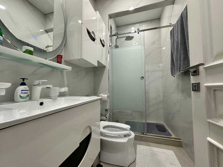 Продается Новостройка на Метро Новза Голден Хаус 2/2/9.