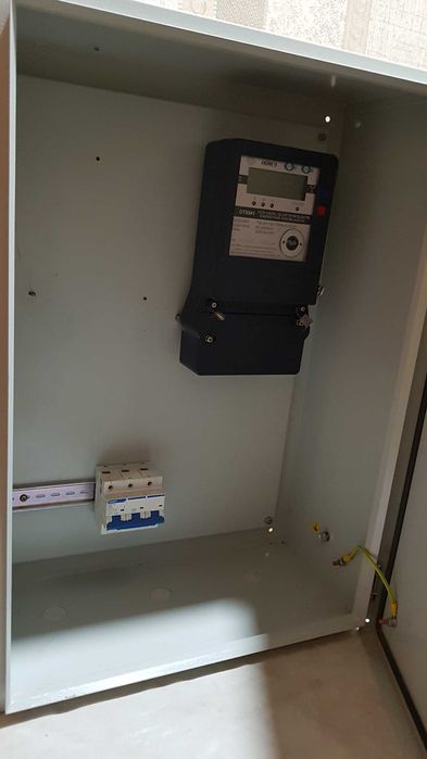 Универсальный металический электро шкаф   70 × 50 × 26 см.