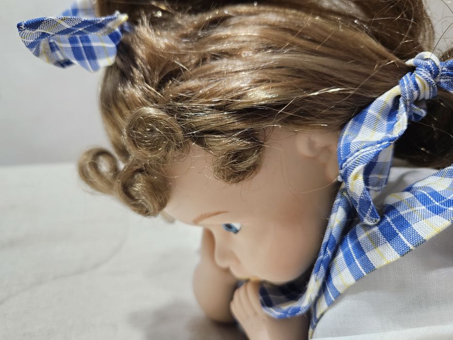 Винтажная фарфоровая кукла