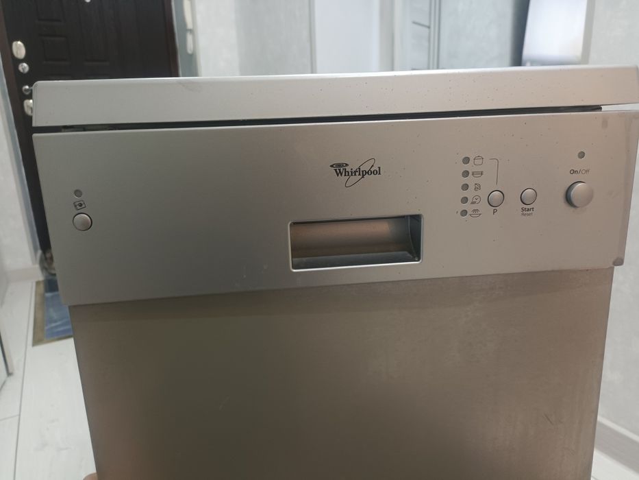 Продам посудомоечную машину