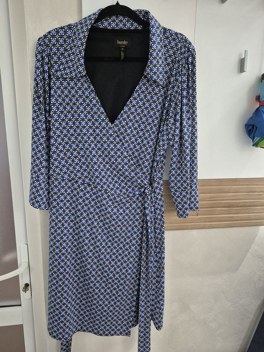 Rochie albastru cu negru