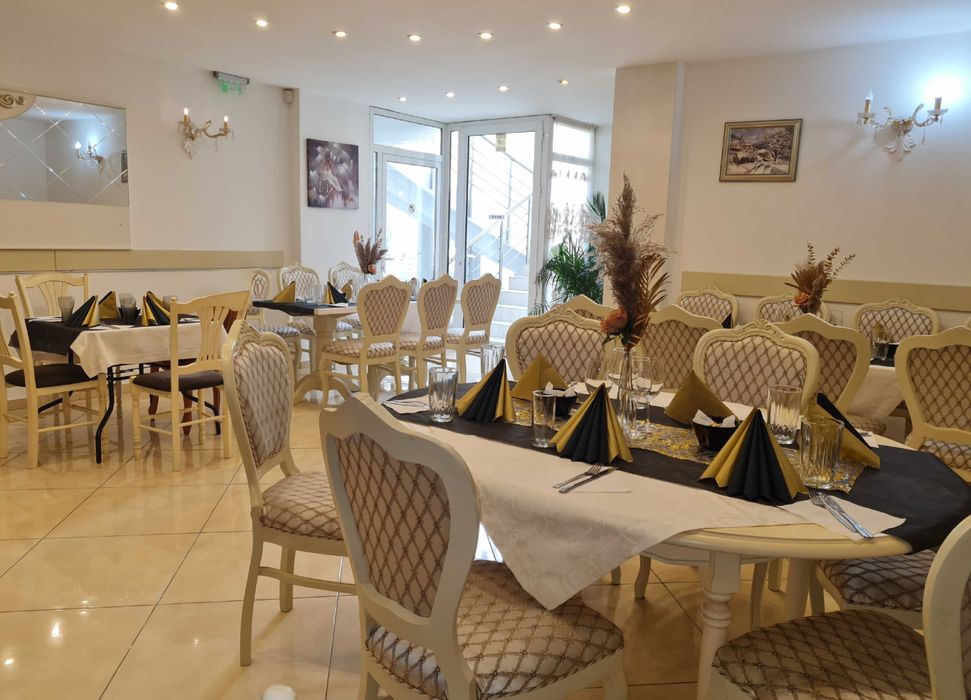 Дава се под наем Къща в Банкя - 800 кв.м за 612 € - Снимка #18