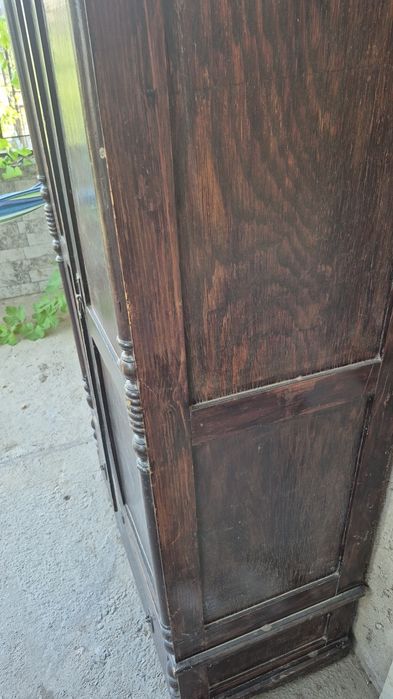 Продам раритетный шкаф