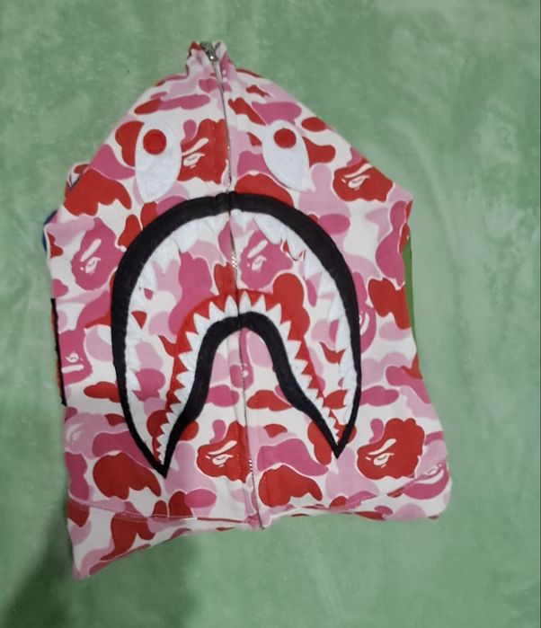 Vând Hanorac BAPE ABC Camo Shark.