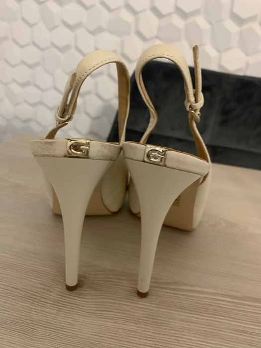 Sandale Guess marimea 36