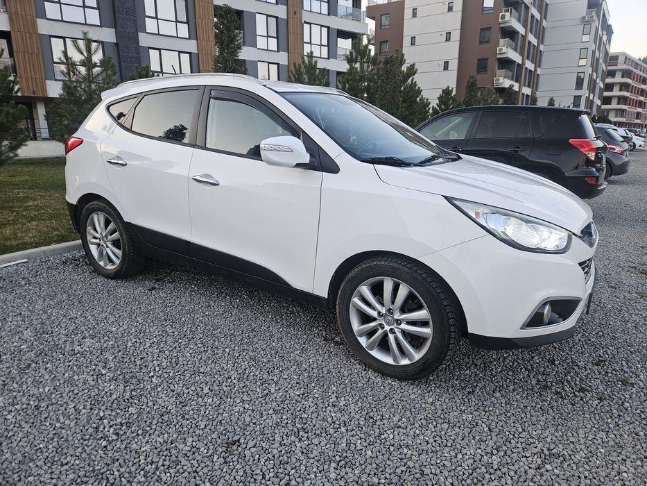 Джип Hyundai ix35 2.0 CRDi 4x4 Навигация Гражданска+каско

2.0 CRDi 4x