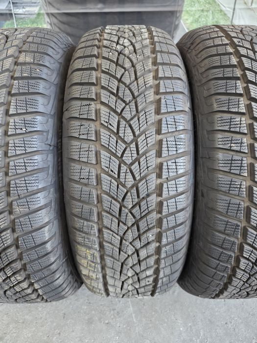 215/65/16 Goodyear 4бр