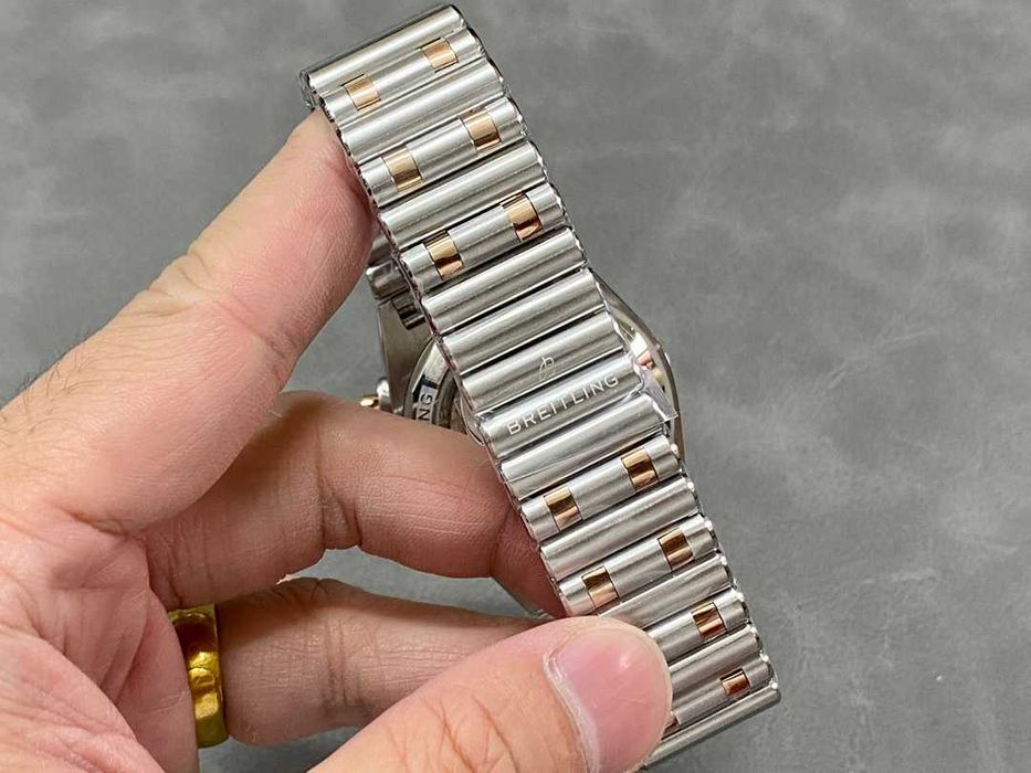 Автоматичен мъжки часовник Breitling Chronomat B01 42