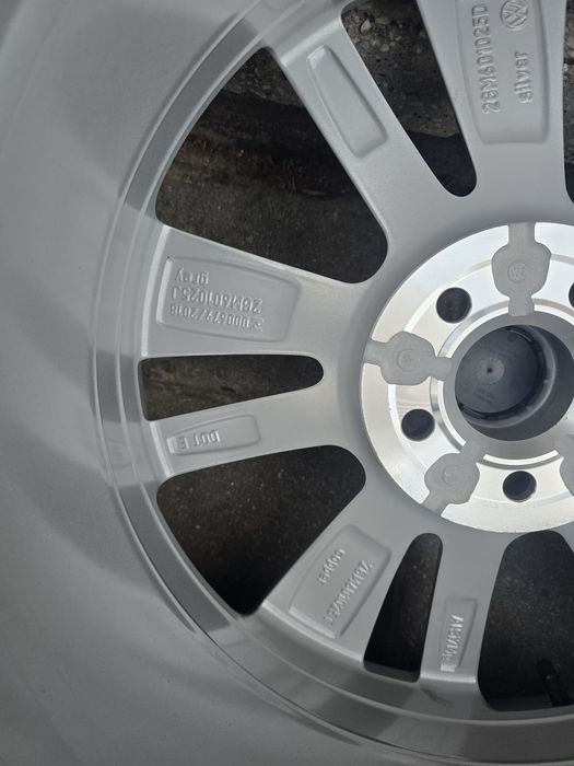 Чисто нови гуми с джанти