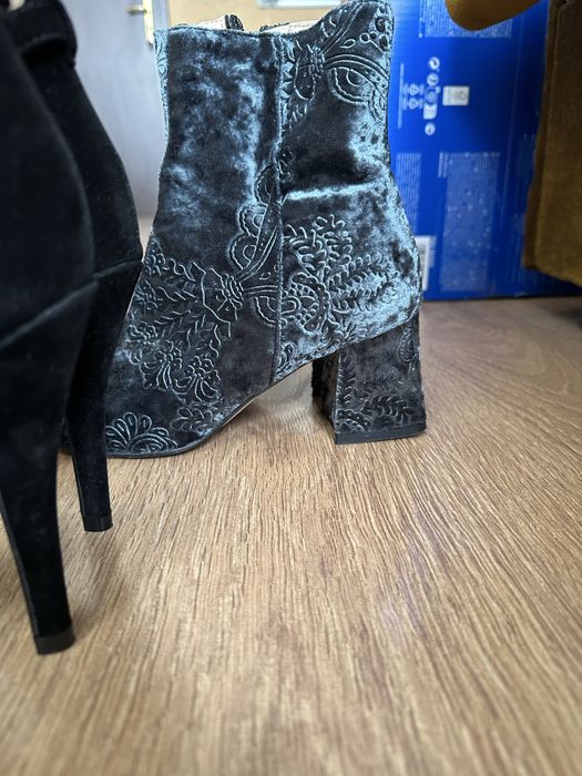 Елегантни плюшени чехли сандали и боти,  и велурени дамски обувки