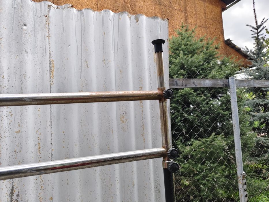 Стойка вешалка на колесиках