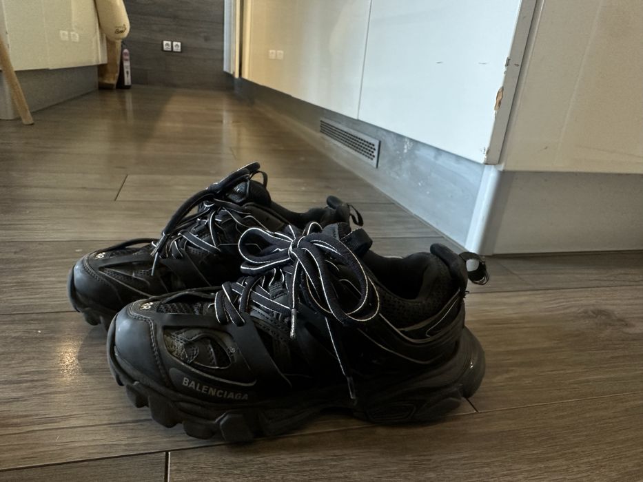 Balenciaga track