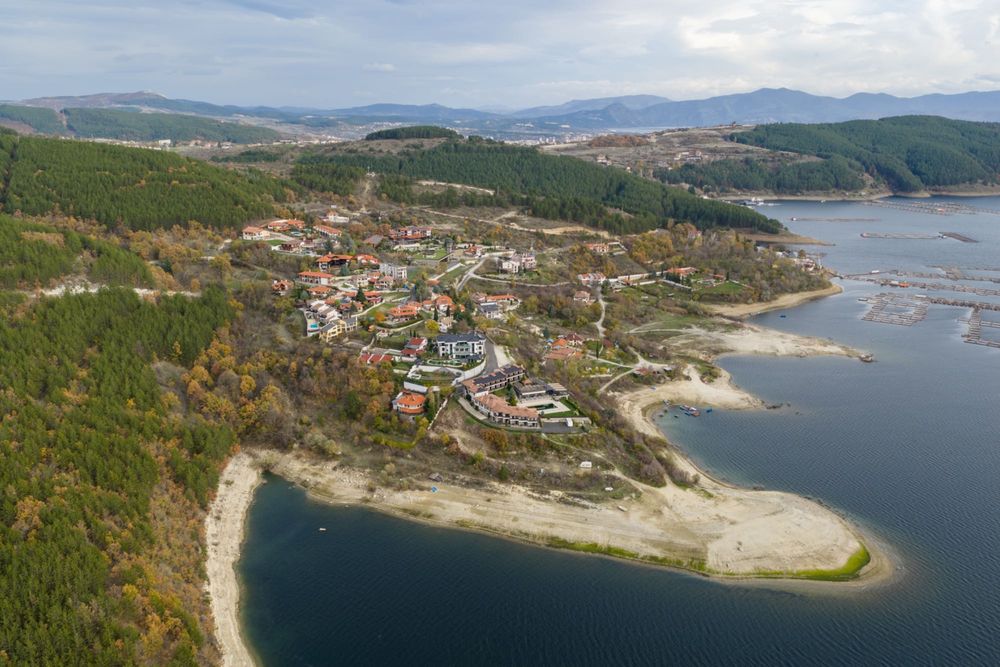 Имот - хотелски комплекс, с. Главатарци