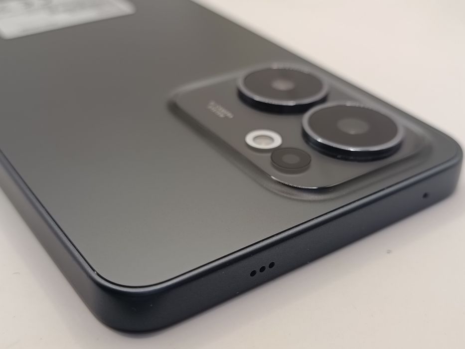 GSM: OPPO  Reno 13 FS  / 521GB.