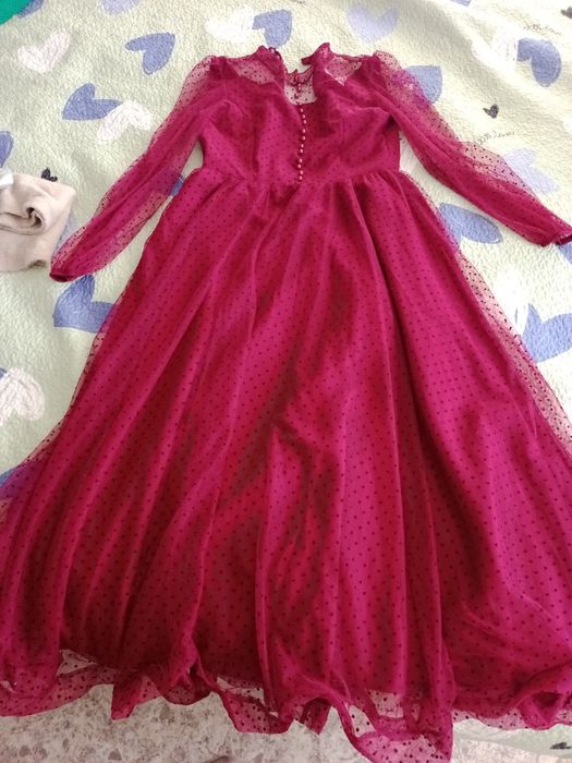 Платье нарядное ,