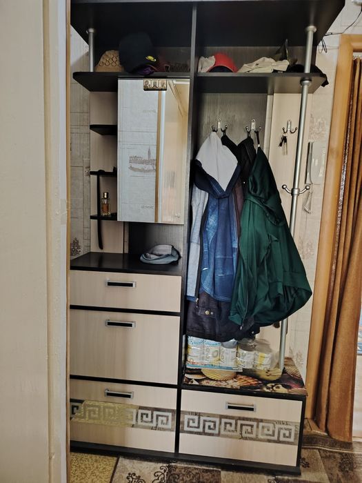 Продам прихожую в