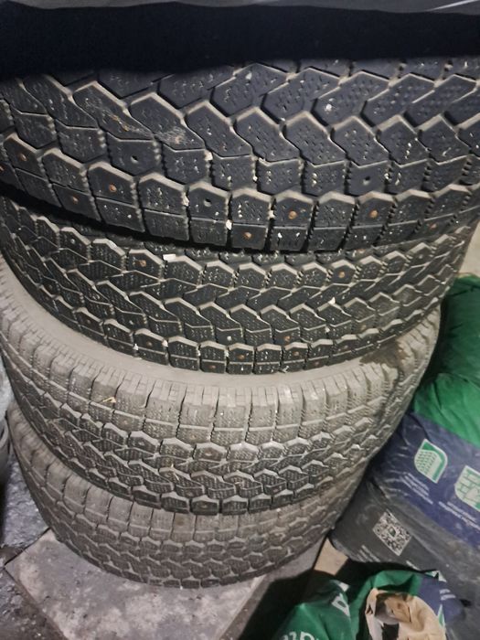 Шины зимнние комплект