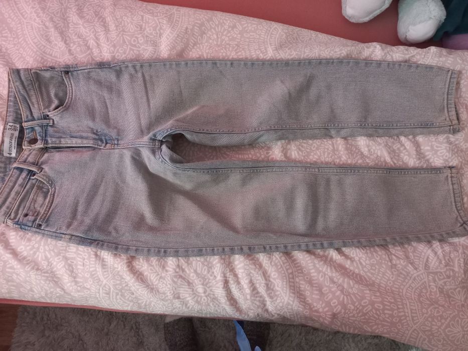 Blugi Stradivarius marimea 34