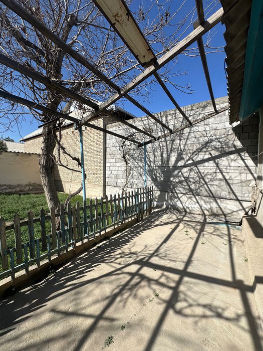 Продаю г. Навои, в военном городке зем. участок 8 соток