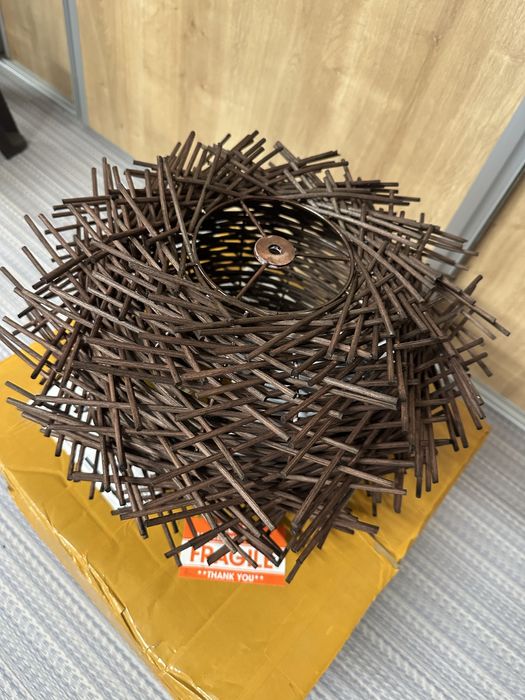 Лампа полюлей пендел дърво гнездо