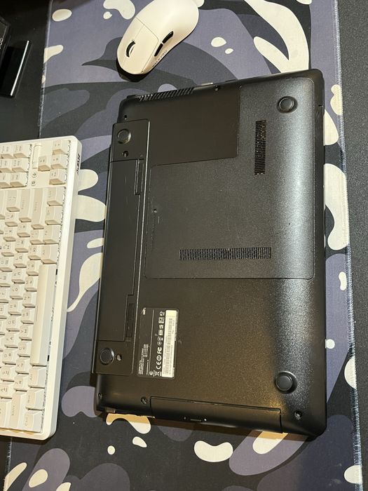 ноутбук samsung.