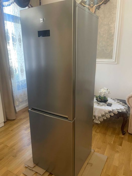 VAND frigider combina frigorifica BEKO NEO FROST 950 LEI NEG
