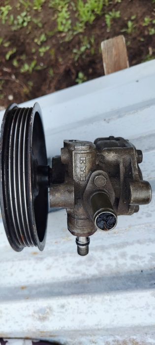 Нур на Митсубиси оригинал KYB