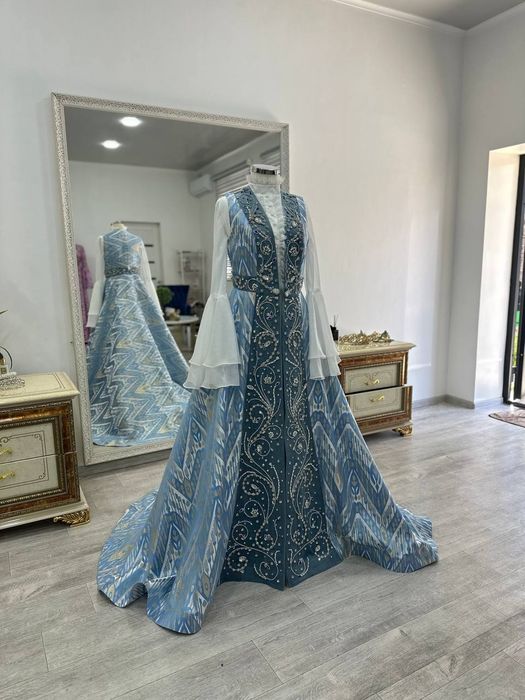 Zamonaviy kelinlik, To‘y ko‘ylagi juda chiroyli ideal holatda kutmoqda