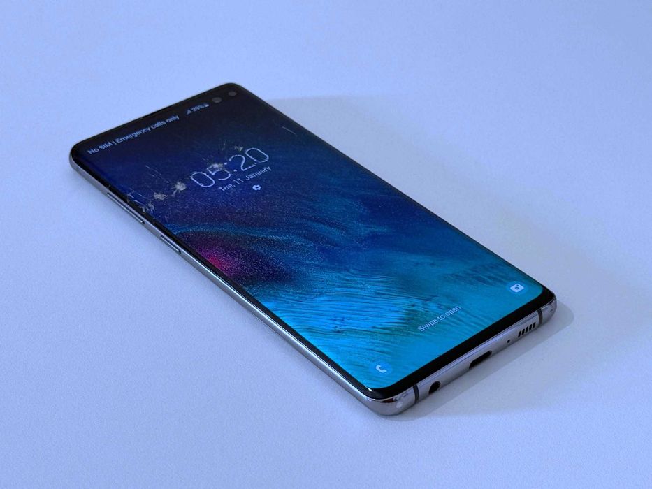 Бартер! Samsung Galaxy S10+ Plus Prism Black (Черен)