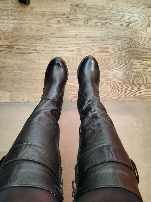 Cizme noi, lungi din piele naturala