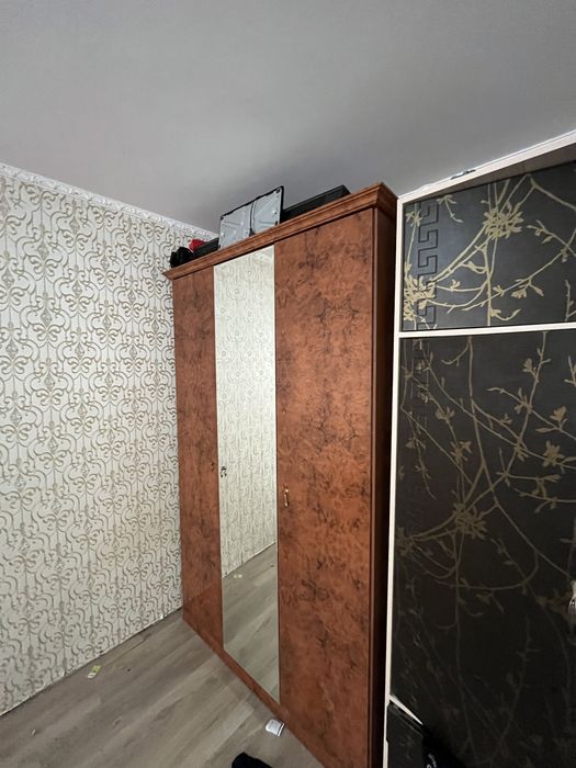 Продам шкаф с тумбочками