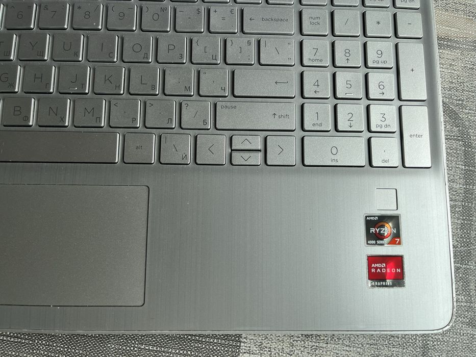 Laptop HP Pavilion 15s-eq1040nu