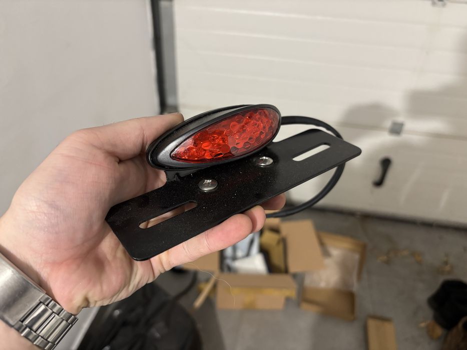 Suport numar moto cu stop si iluminare numar led