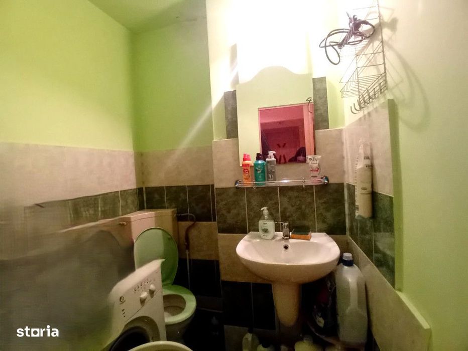 Apartament 3 camere, cartier Intre Lacuri, 2 balcoane, etaj intermedia