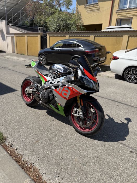 Aprilia RSV4 RF 2017