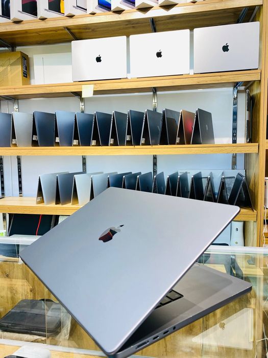 MacBook Pro M2 Max 32Ram