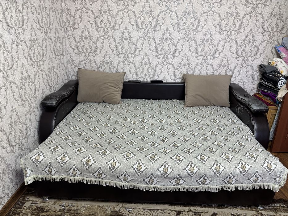 Продам диван раскладной, внизу ящик