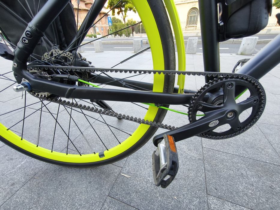 Bicicleta univega geo, Bicicleta pe curea, bicicleta trekking, bicicletă oraș, bicicletă touring, bicicleta Shimano alfine.