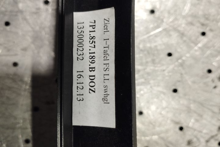 Ornament ceasuri bord 7P1.857.189.B Volkswagen VW Touareg generatia 2