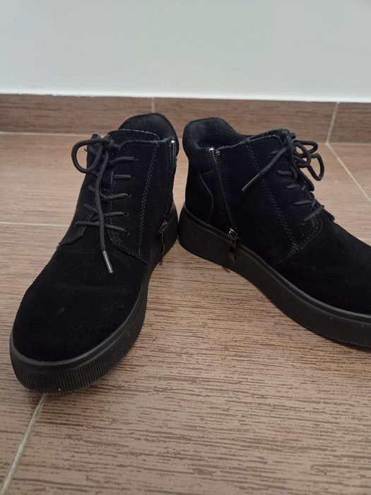 Vând ghete damă nr. 36 piele întoarsă