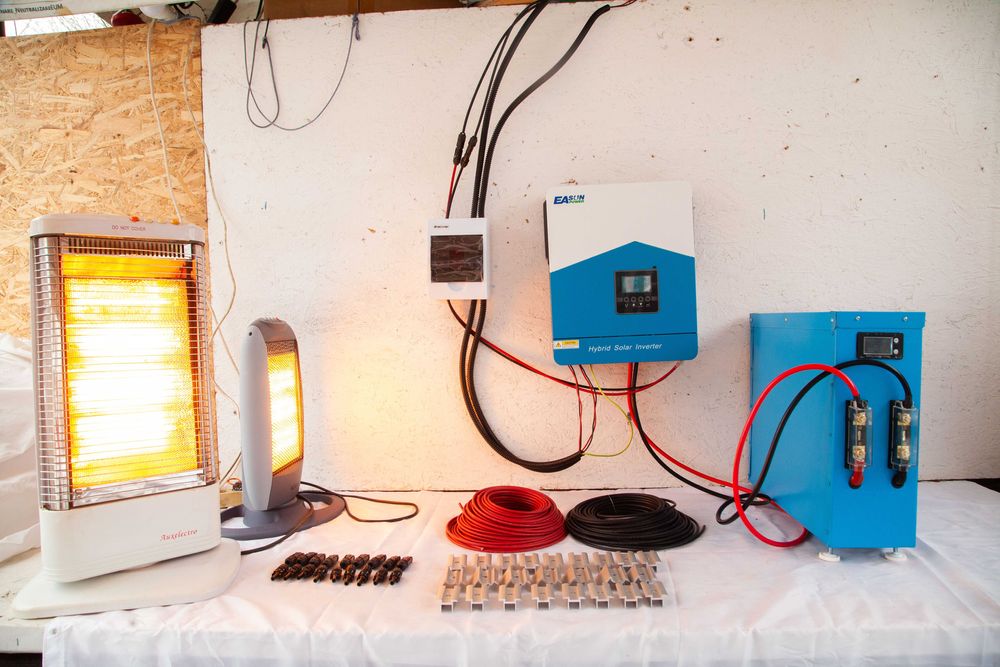 Kit sistem panouri fotovoltaice invertor 7 KW + baterie 7 KW + 6 panouri monocristaline (TOATĂ ȚARA)