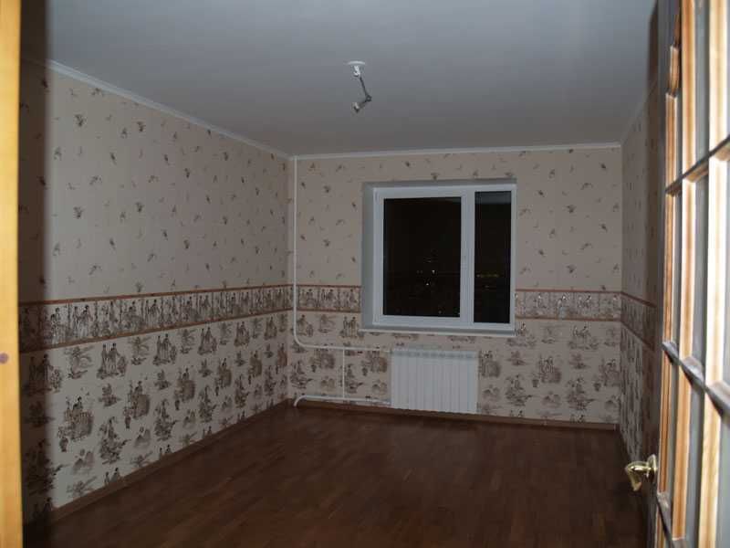 Поклейка обоев..,