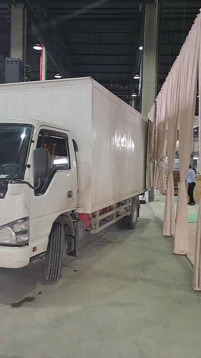 Услуга грузоперевозки авто isuzu