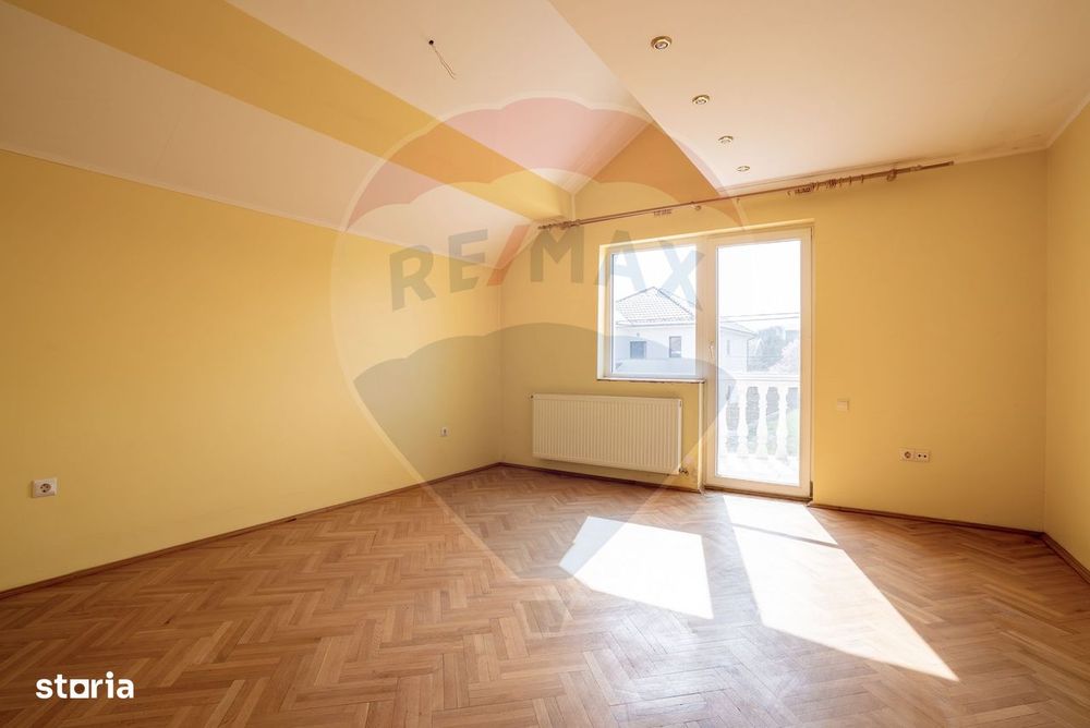 De vânzare Casă spațioasă cu teren 1.000 mp Beverly Hills, Sanmartin