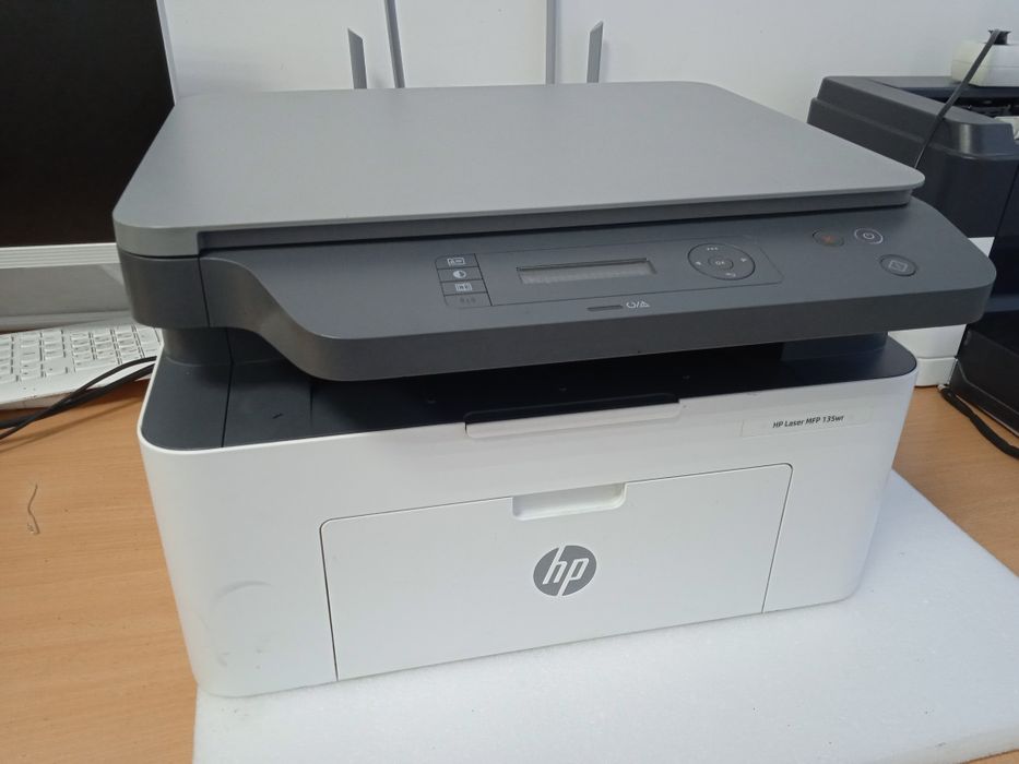 МФУ hp laser jet mfp135wr